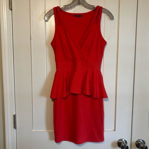 Soprano V Neck Sleeveless Peplum Dress - Picture 2 of 5